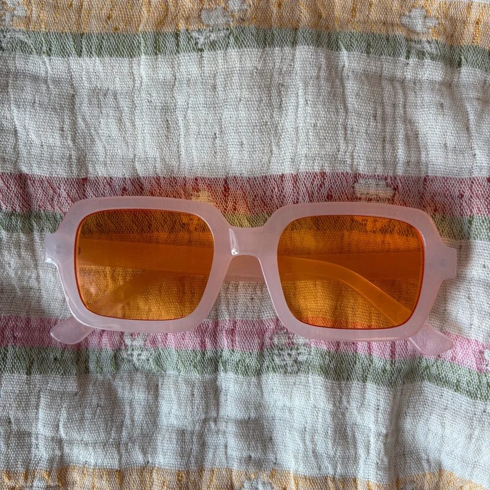 Y2K UO Pink Sunglasses with Orange Lenses - Picture 4 of 6